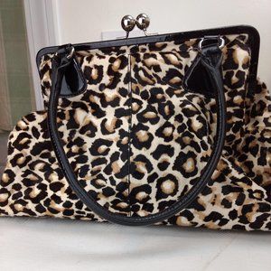 Large leopard print fur bag Black and White design